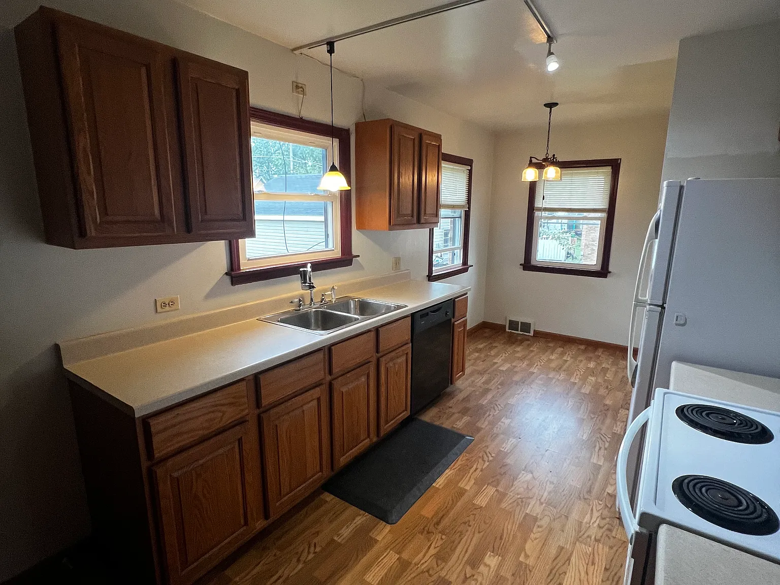 1303 Brookside Ave — Photo 4