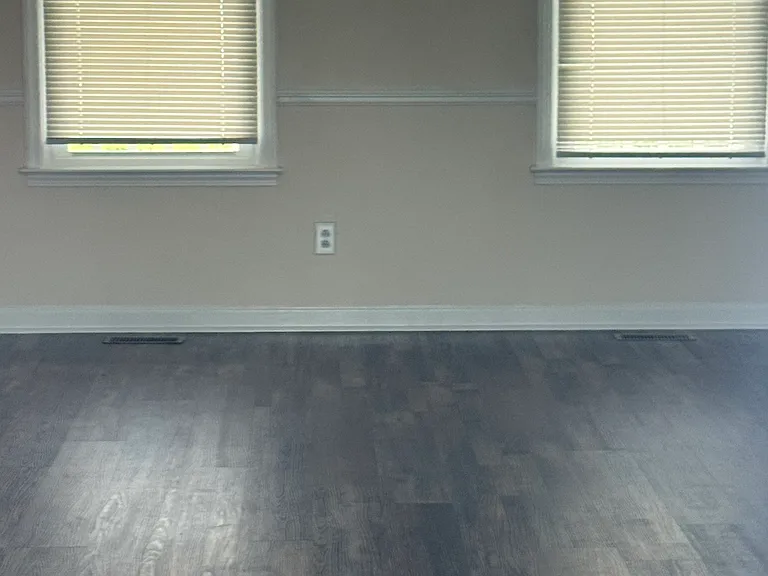 1202 Cobblestone Ln — Photo 3
