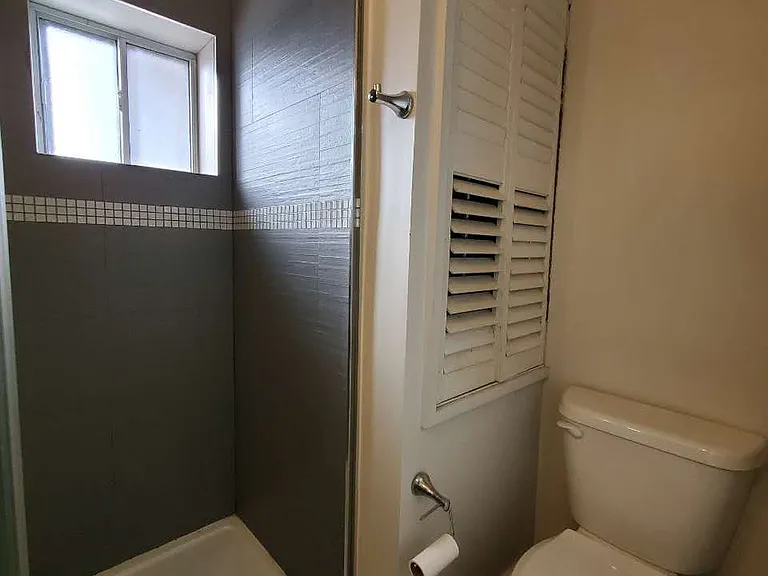 212 Monarch Park Ave — Photo 7