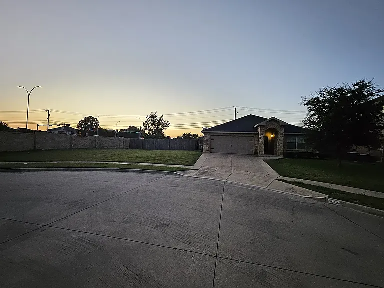 1401 Niagara Falls Ct — Photo 5