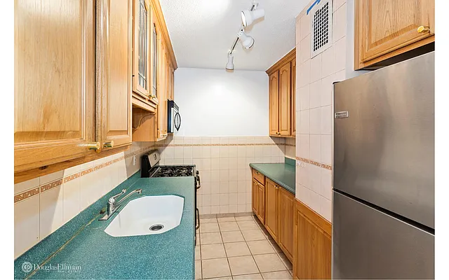 Sold by Douglas Elliman | media 4