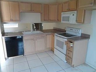 4th image of 5450 Lakewood Cir S APT C