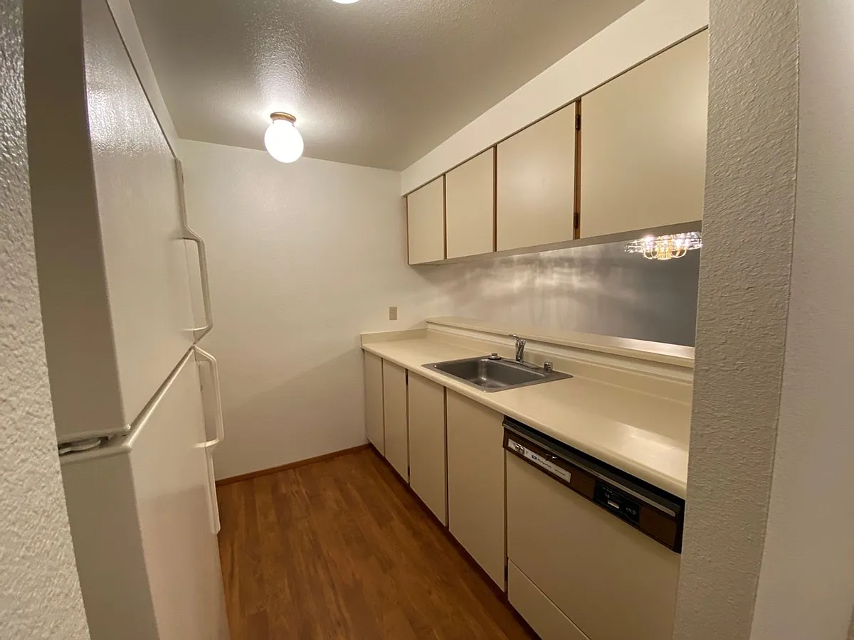 Building Photo - Shorecrest Apartments