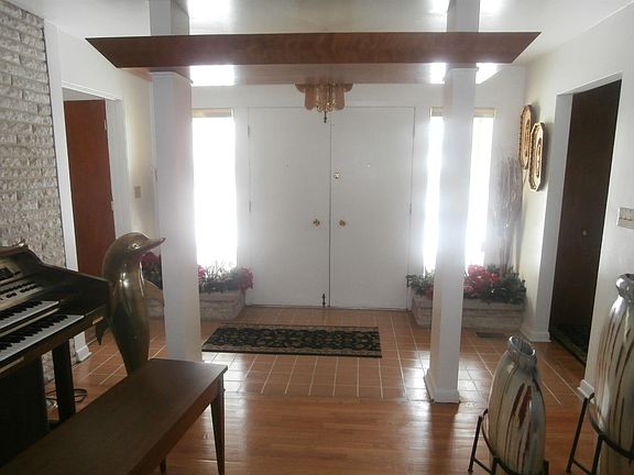 3rd image of 1221 Hollywood Ave