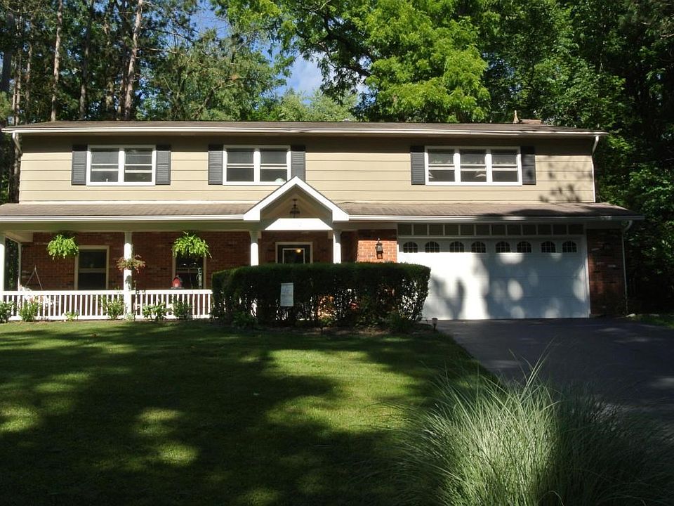 1st image of 102 Chapin Pl