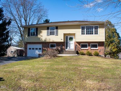 10 Meadowlark Drive, Latham, NY, 12110