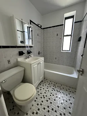 Rented by Voro Purple LLC | media 7