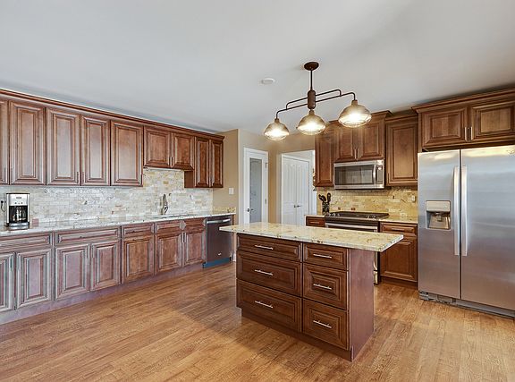 5th image of 10611 Lynn Dr #121
