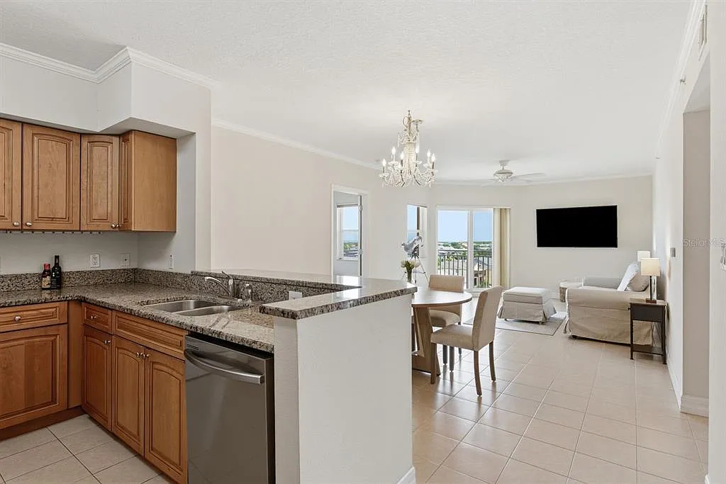 2 bed, 2.0 bath, 1283 sqft, $1,975 — Photo 4