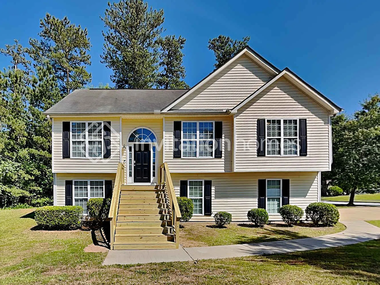 201 Arran Pt Fairburn, GA 30213 — Photo 1