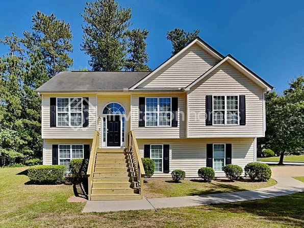 201 Arran Pt, Fairburn, GA 30213