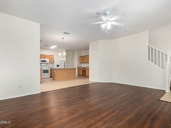 3rd image of 5212 W ALBENIZ Place