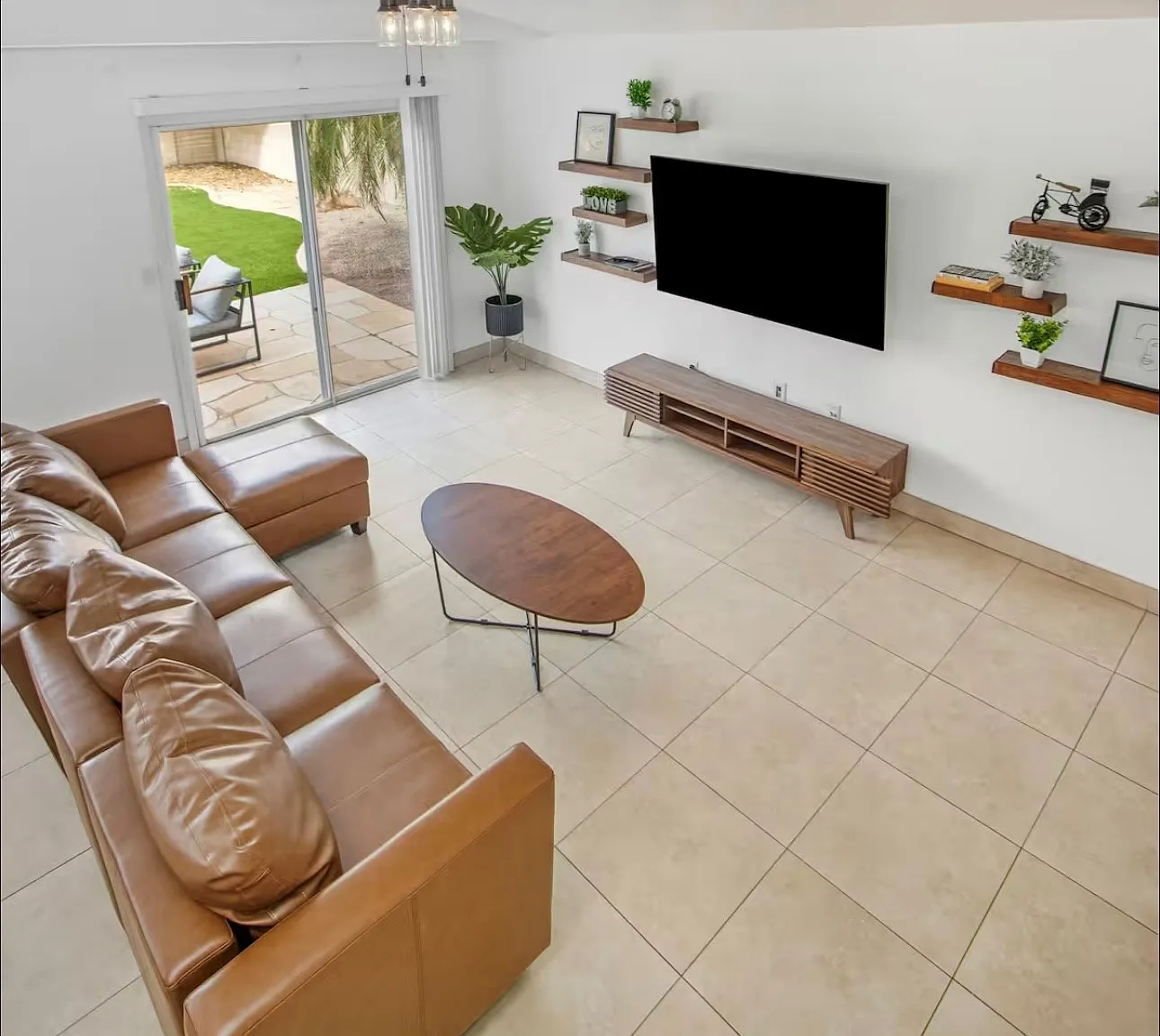 3 bed, 1478 sqft, $3,300 — Photo 1