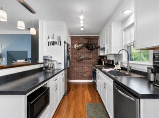 8 N Lynnhaven Dr, Staunton, VA 24401