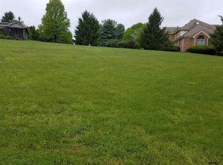 1590 Kentwood Ln, York, PA 17403