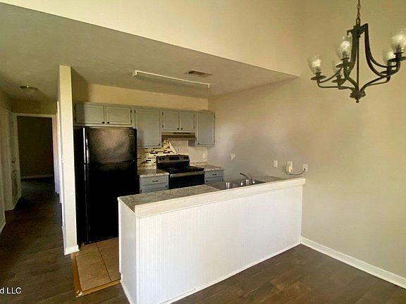 5th image of 133 Shadow Hill Dr