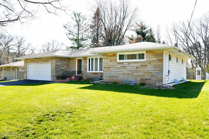1st image of 132 Parkridge Dr