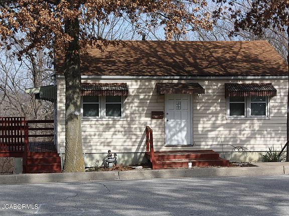 3rd image of 1814 Stadium Blvd