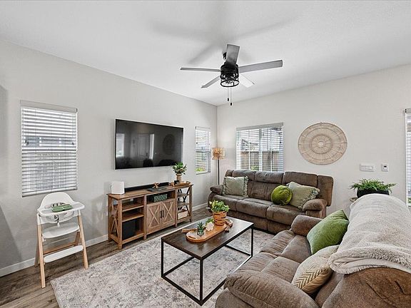 3rd image of 5409 Cumberland Dr