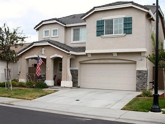 3 bed, 2.5 bath, 1884 sqft, $2,950 — Photo 1