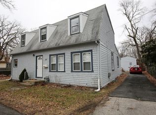 28 Lima St, Warwick, RI 02889