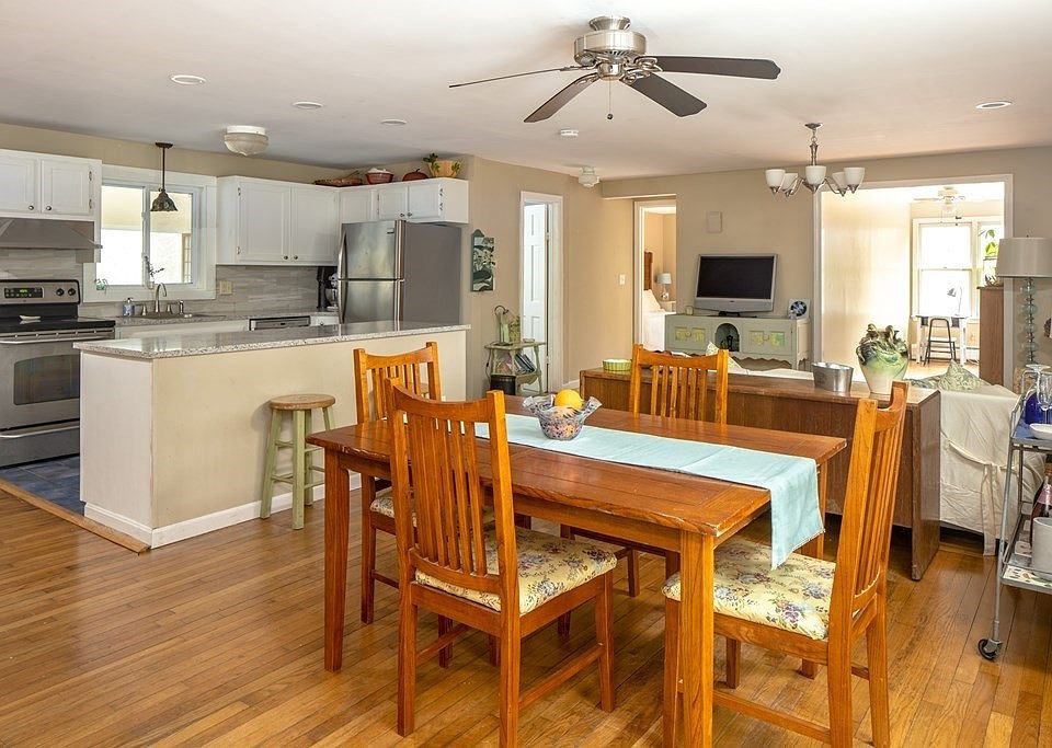 153 Rockland St, Dartmouth, MA 02748 Zillow
