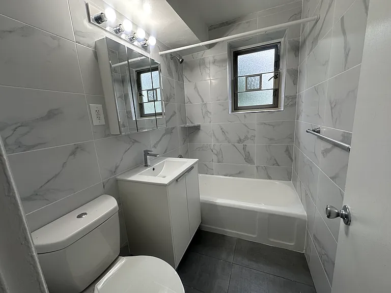 194-05A 67th Ave #1A — Photo 8