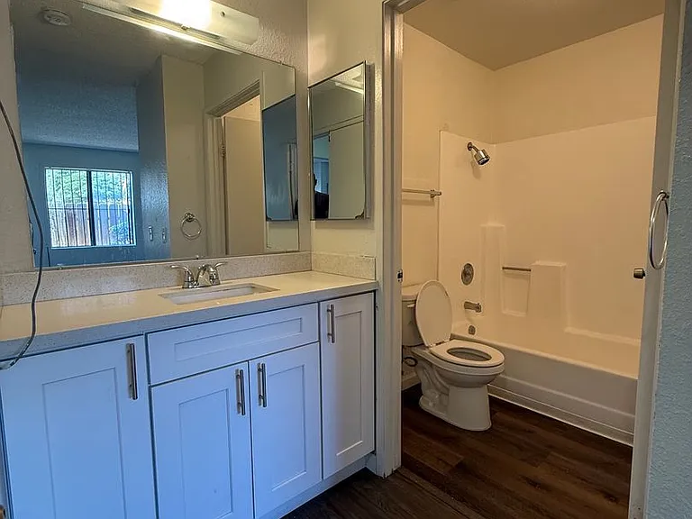 3440 Helix St — Photo 5