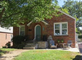 28 Saint Charles Pl, Saint Louis, MO