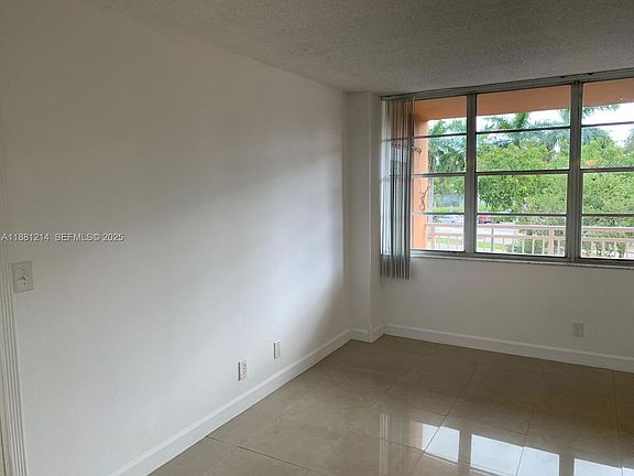 2nd image of 2025 NE 164th St