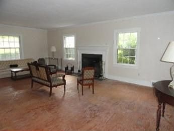 4th image of 145 Claiborne Ave