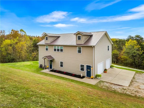 1448 Locust Ridge Rd, Washington, WV 26181