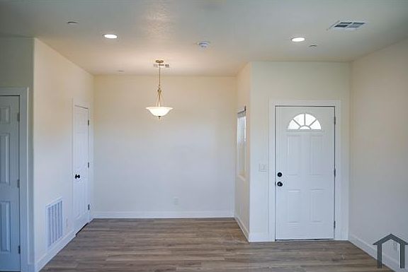 5th image of 1306 E Purdue Ave Unit 201