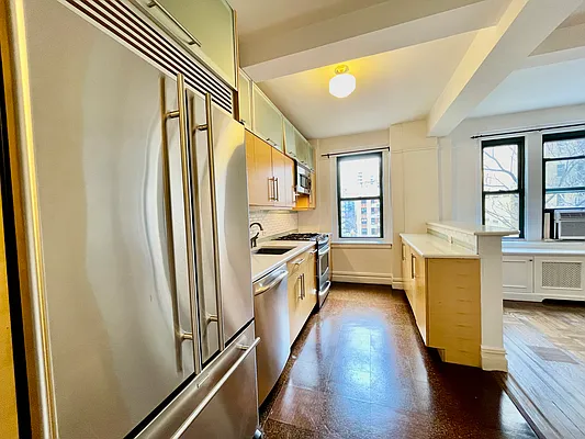 Rented by R New York | media 21