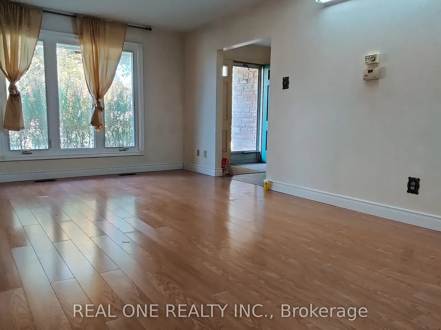 3 bed, $3,190 — Photo 2