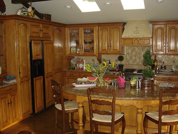 Remodeled Kitchen with islan