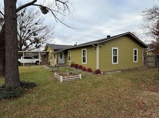 703 Carver St, Whitesboro, TX 76273