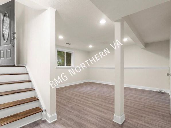 8461 Yellow Leaf Ct, Springfield, VA