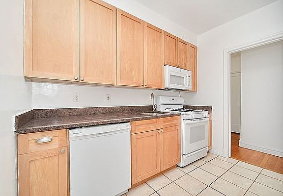 4th image of 2475 Palisade Ave APT 1B