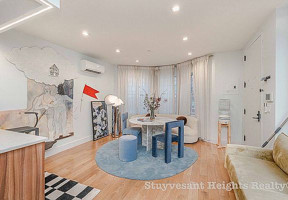 3rd image of 218 Bainbridge St #G