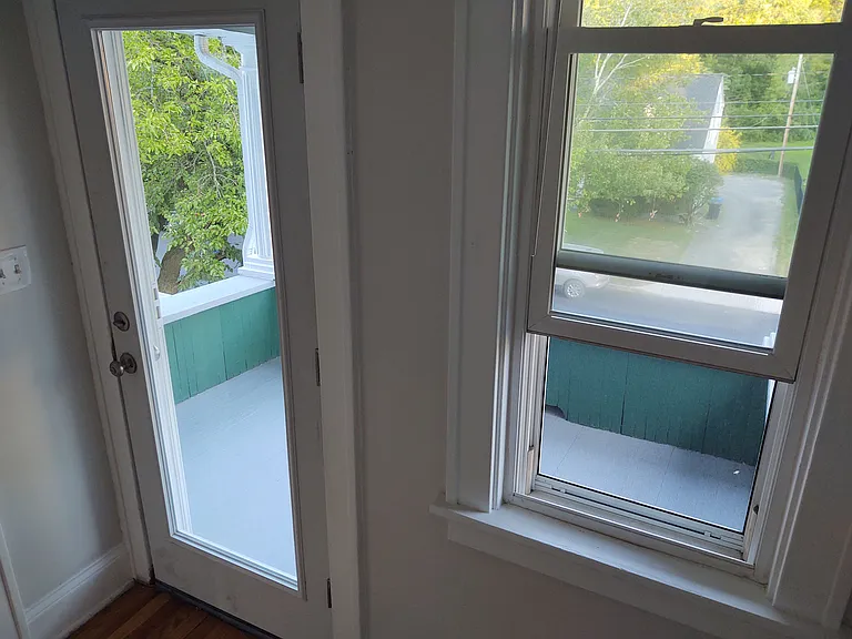 224 S Allen St — Photo 11