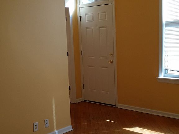 2nd image of 368 N Hamlin Ave #2C