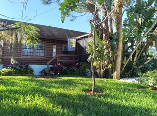 680 NE Stuart St, Jensen Beach, FL 34957