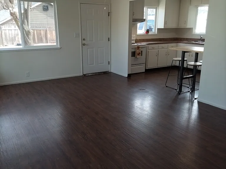 636 W Lennox St — Photo 8