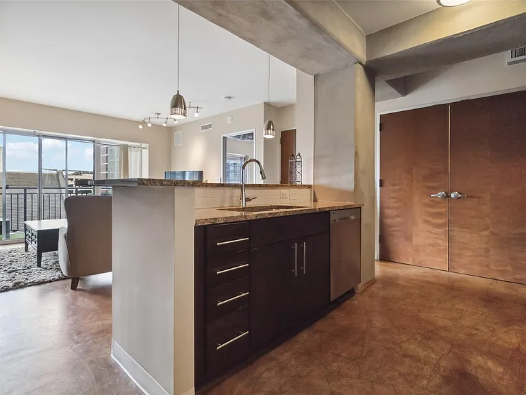 800 Brazos St #803 — Photo 8