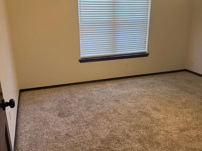 1082 Castlebury Mansion — Photo 12