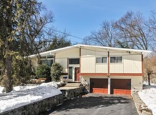 20 Winthrop Dr, Cortlandt Manor, NY 10567