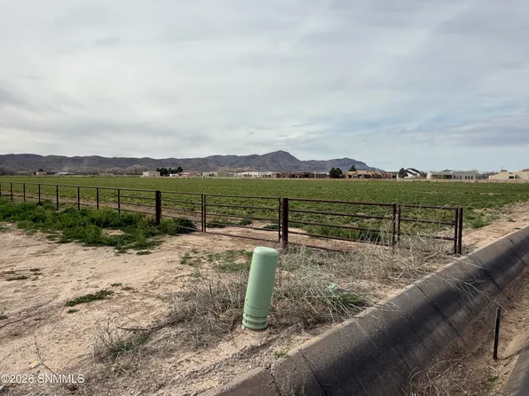 3 Harvey Farm Rd, Las Cruces, NM 88007