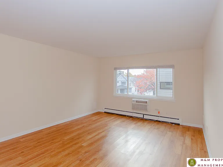 227 Des Plaines — Photo 21