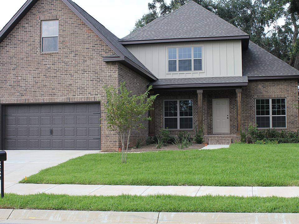 990 LEGACY OAKS DR